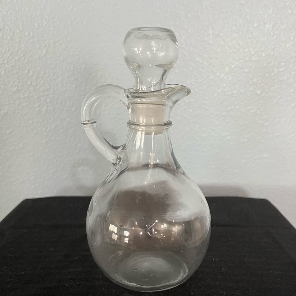 Glass cruet with stopper (Anchor Hocking)